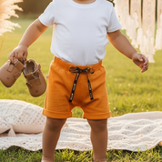 Bermuda Bebê/Infantil Menino – Algodão Premium Liso | Amarela