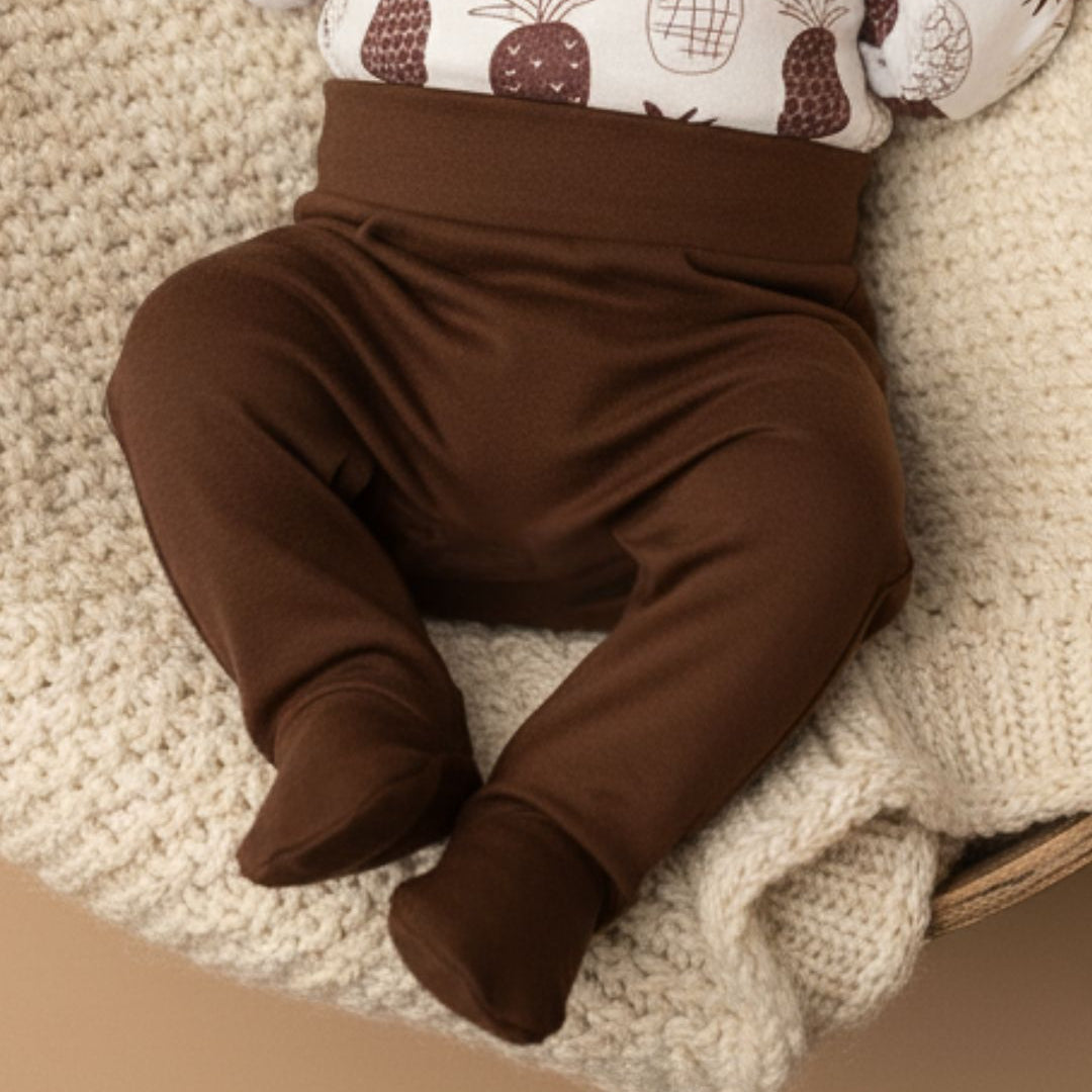 Calça Recém-Nascido com Pezinho Unissex - Algodão Premium Liso | Marrom Café