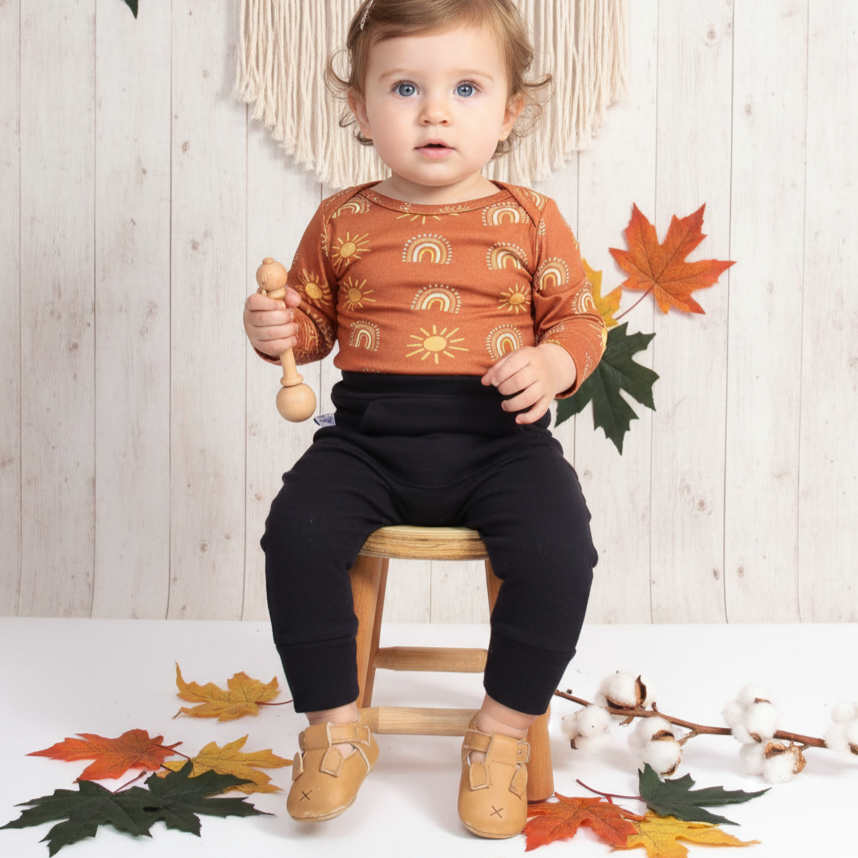 Calça Bebê/ Infantil Unissex Com Bolso Canguru - Algodão Premium Liso | Preta