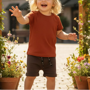 Camiseta Bebê e Infantil Manga Curta Unissex telha menino vestindo 