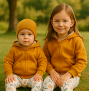 Jaqueta Bebê/Infantil Com Capuz e Forro Peludo Grosso Areia Claro | Cor Externa Mostarda