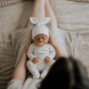 Kit Body Kimono + Calça com Pezinho – Recém-Nascido à 3 Meses | Algodão Canelado - Branco Puro