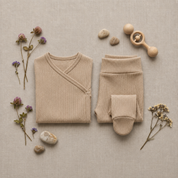 Kit Body Kimono + Calça com Pezinho – Recém-Nascido à 3 Meses | Algodão Canelado - Areia