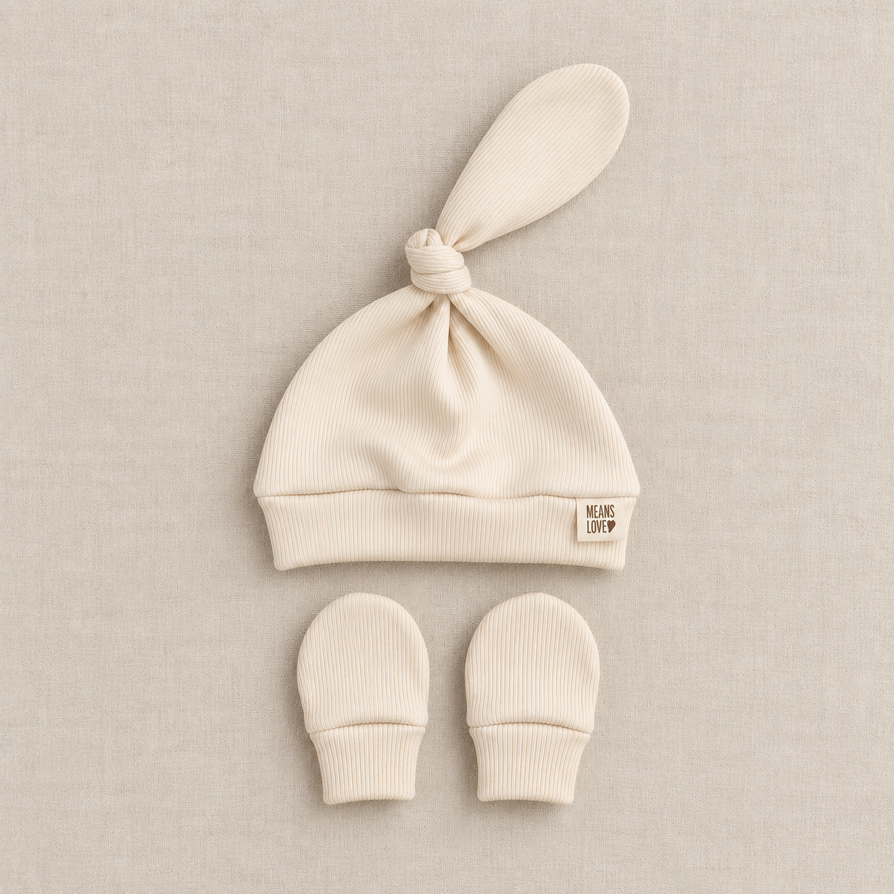 Kit Touca e Luvinha Recém-Nascido – Malha Algodão | Off White