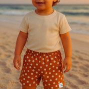 Bermuda Bebê/Infantil Menino – Algodão Premium Estampa Exclusiva | Caramelo Poá