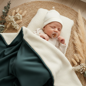 Mantinha de Fleece Bebê/Infantil Dupla Face – Quentinha em Fleece Off White + Algodão Premium Verde Mate Liso