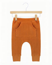 Calça Bolsão Canguru - Algodão Canelado | Caramelo