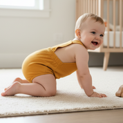 Salopete/Romper Bebê e Infantil Unissex – Algodão Premium Liso | Amarelo