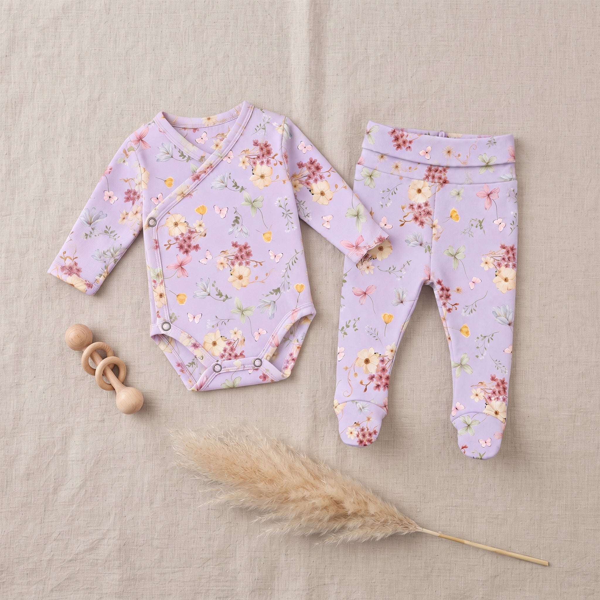 Conjunto Body Kimono + Calça com Pezinho – Recém-Nascido à 3 Meses | Jardim Lilás