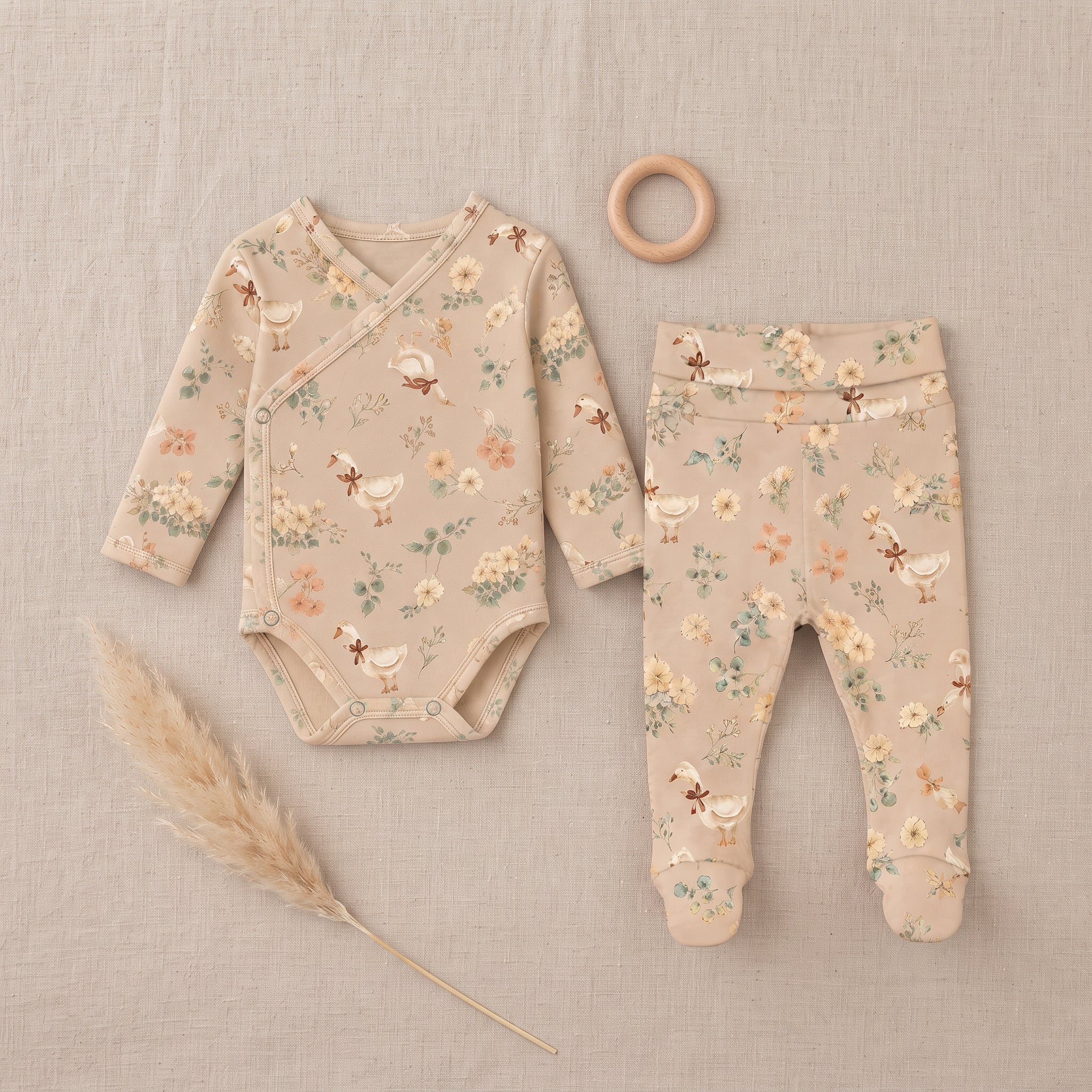 Conjunto Body Kimono + Calça com Pezinho – Recém-Nascido à 3 Meses | Gansinhos Latte