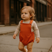Salopete/Romper Bebê e Infantil Unissex – Algodão Premium Liso | Laranja