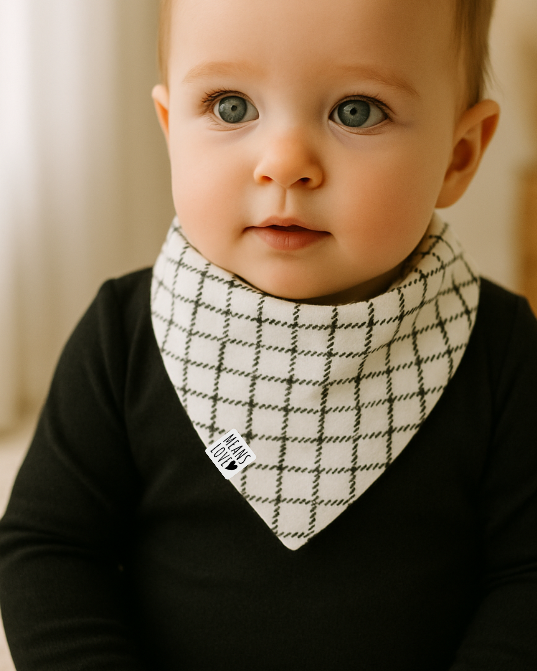 Bandana Babador Bebê Unissex – Algodão Estampado Premium | Grid Preto Minimalista