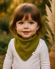 Bandana Babador Bebê Unissex – Algodão Stretch Liso | Oliva Natural