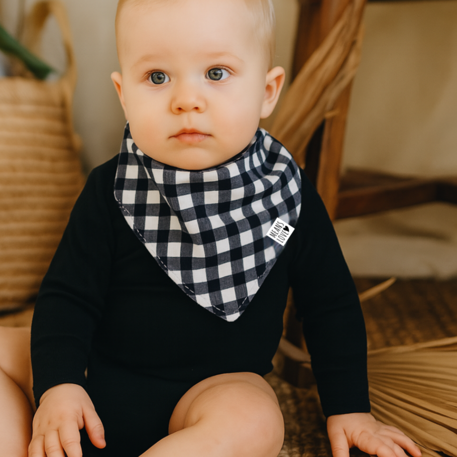 bandana_babador_bebe_xadrez_preto2.png