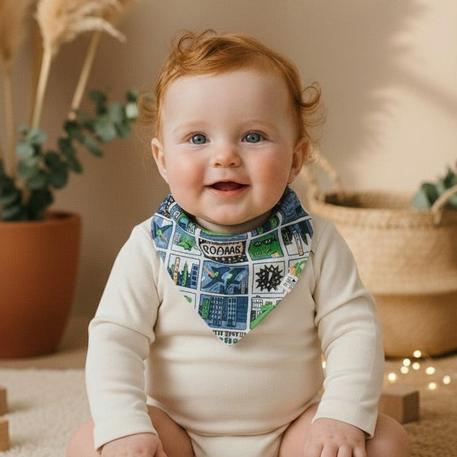 bandana_bebe_babador_babeiro_cartoon_means_love_baby bebe usando