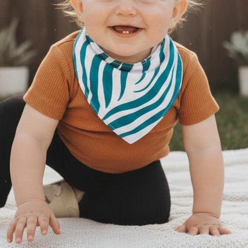 bandana_verde_bandeira_infantil_bebe_lisa_atoalhada_regulavel_bandana zebra verde