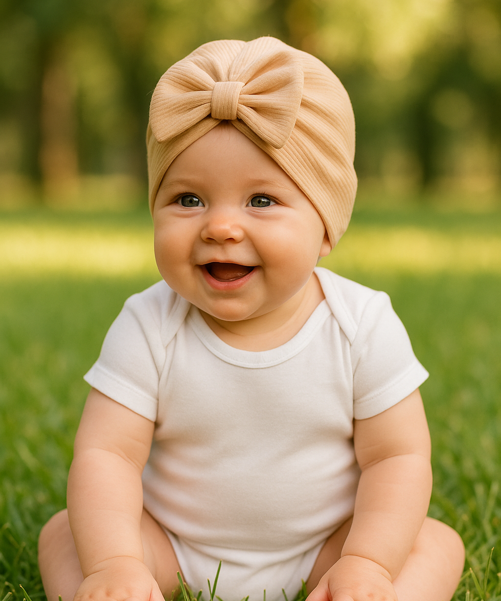 bebe-com-turbante-areia.png