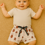 Bermuda Bebê/Infantil Menino – Algodão Premium Estampa Exclusiva | Abacaxi Boho