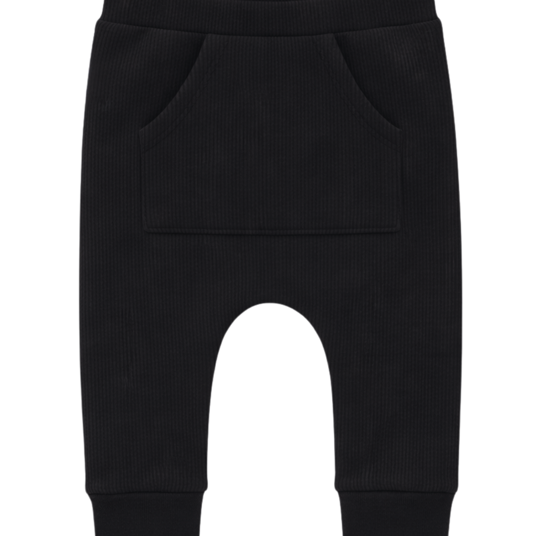 calca_bolso_canguru_unico_frontal_canelada_algodao_infantil_bebe_lisa_cor_preta