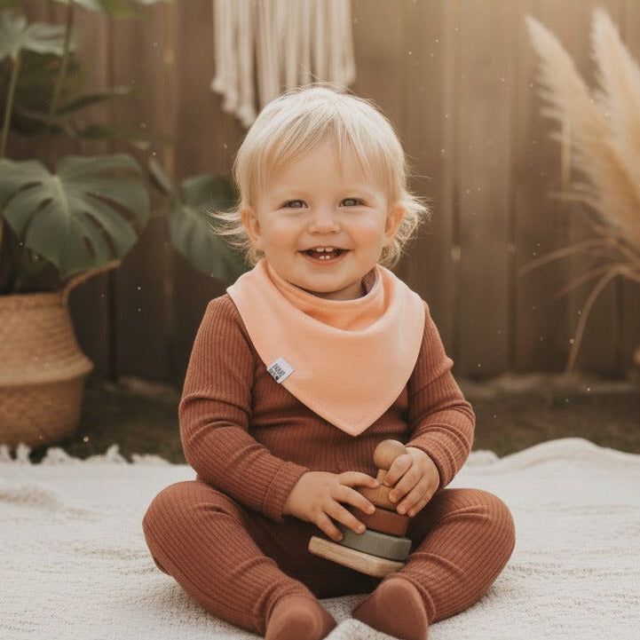 Bandana Babador Bebê Unissex – Algodão Stretch Liso | Salmão