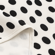 mantinha cueiro minimalista bebe branca boho poá means love baby detalhe