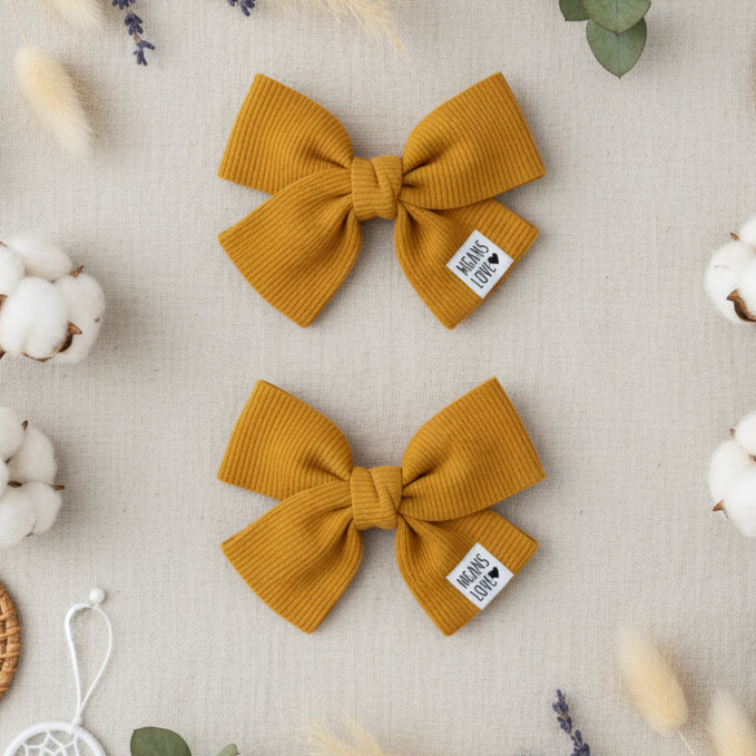 par de presilhas means love baby mostarda canelada