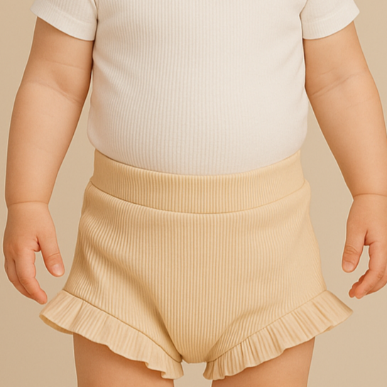 shortinho_plissado_bebe_areia_canelado_algodao_premium.png